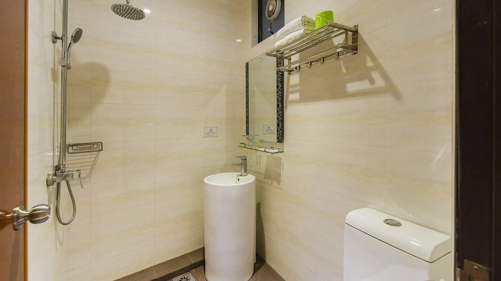 Reddoorz Plus Near Lavender Street Singapur